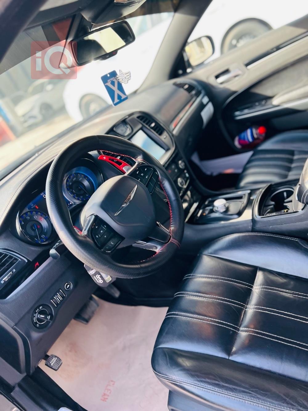 کرایسلەر 300